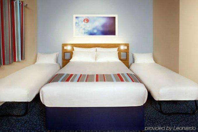 Travelodge Dundee Central Hotel Esterno foto
