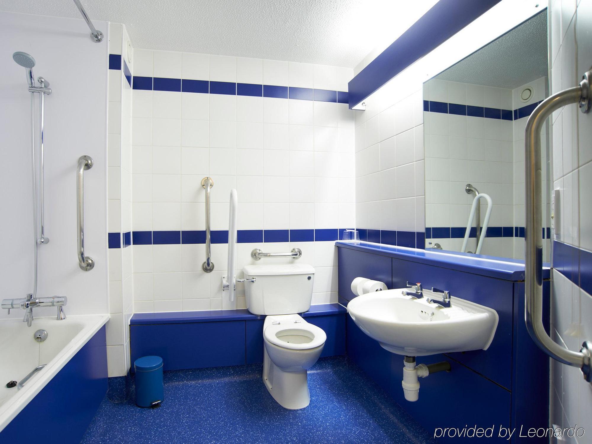 Travelodge Dundee Central Hotel Esterno foto